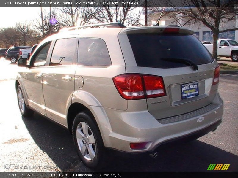 White Gold Metallic / Black/Light Frost Beige 2011 Dodge Journey Mainstreet