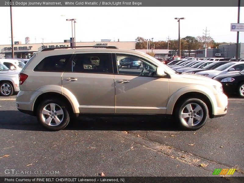 White Gold Metallic / Black/Light Frost Beige 2011 Dodge Journey Mainstreet