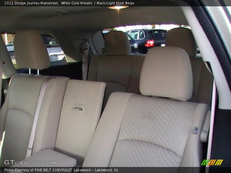 White Gold Metallic / Black/Light Frost Beige 2011 Dodge Journey Mainstreet