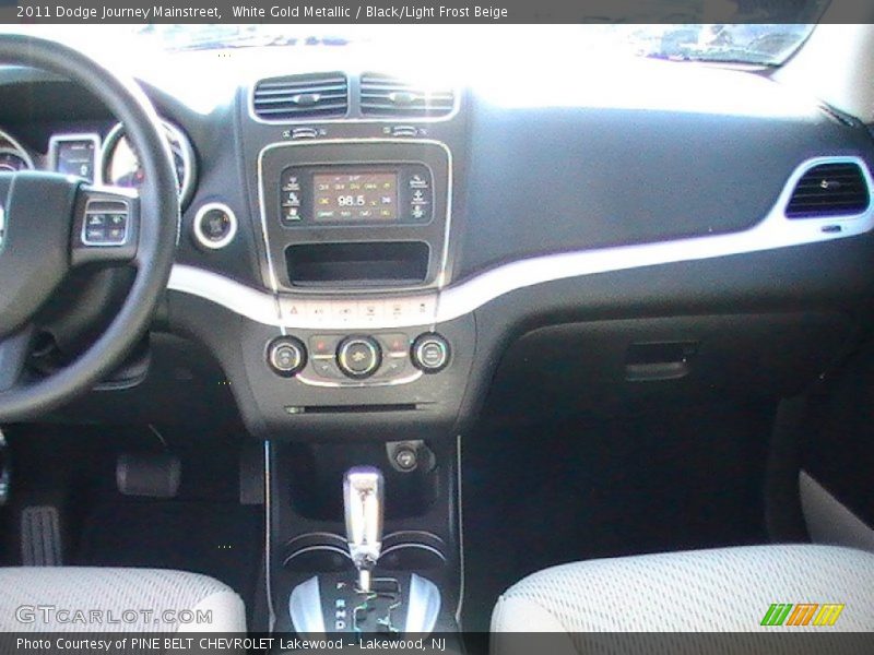 White Gold Metallic / Black/Light Frost Beige 2011 Dodge Journey Mainstreet