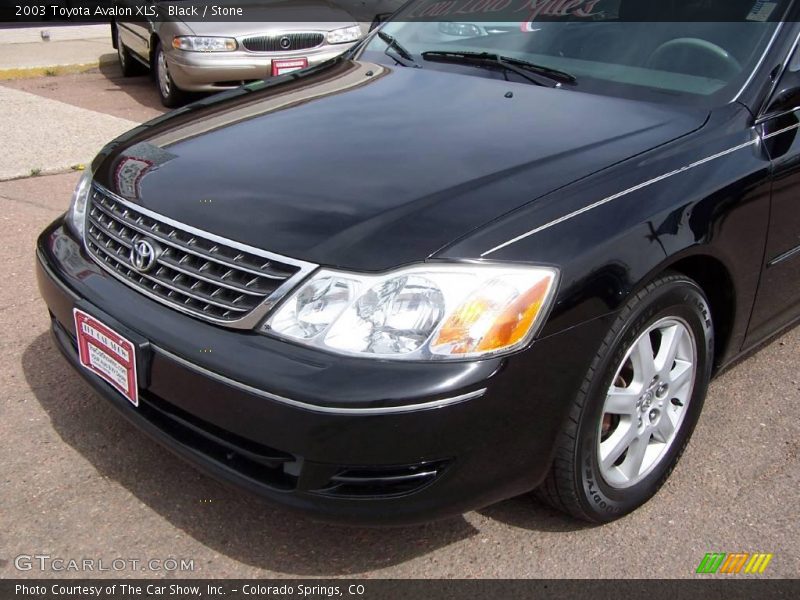 Black / Stone 2003 Toyota Avalon XLS