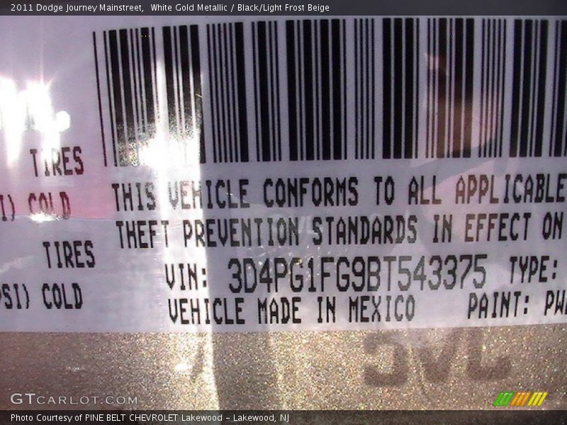 White Gold Metallic / Black/Light Frost Beige 2011 Dodge Journey Mainstreet