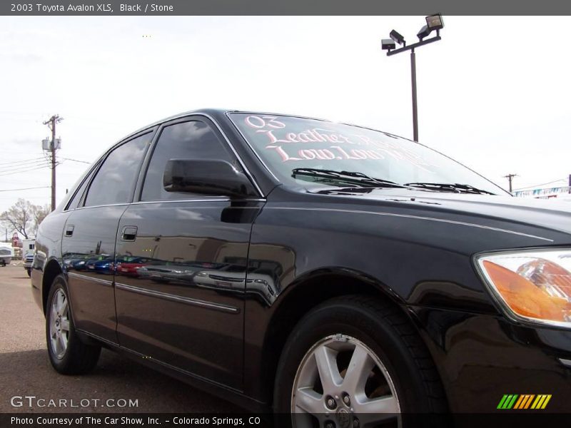 Black / Stone 2003 Toyota Avalon XLS