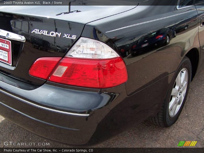 Black / Stone 2003 Toyota Avalon XLS