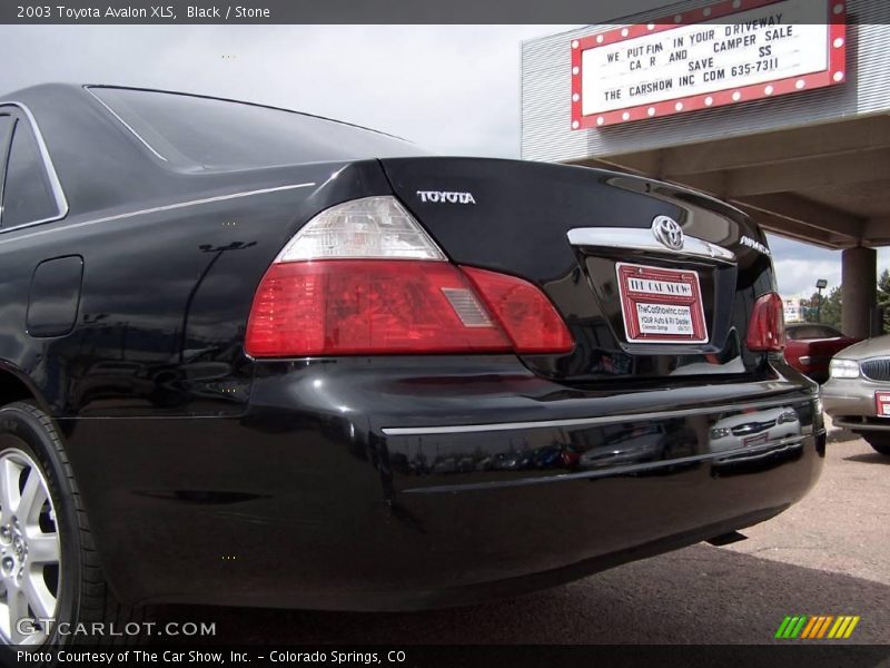 Black / Stone 2003 Toyota Avalon XLS