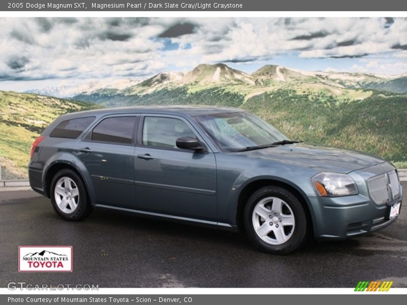 Magnesium Pearl / Dark Slate Gray/Light Graystone 2005 Dodge Magnum SXT