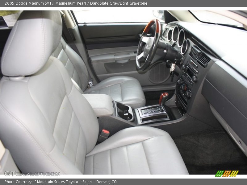 Magnesium Pearl / Dark Slate Gray/Light Graystone 2005 Dodge Magnum SXT