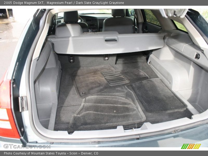 Magnesium Pearl / Dark Slate Gray/Light Graystone 2005 Dodge Magnum SXT