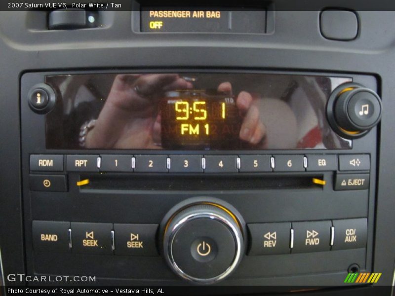 Polar White / Tan 2007 Saturn VUE V6