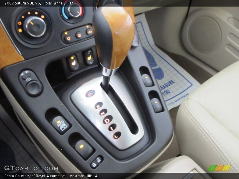 Polar White / Tan 2007 Saturn VUE V6