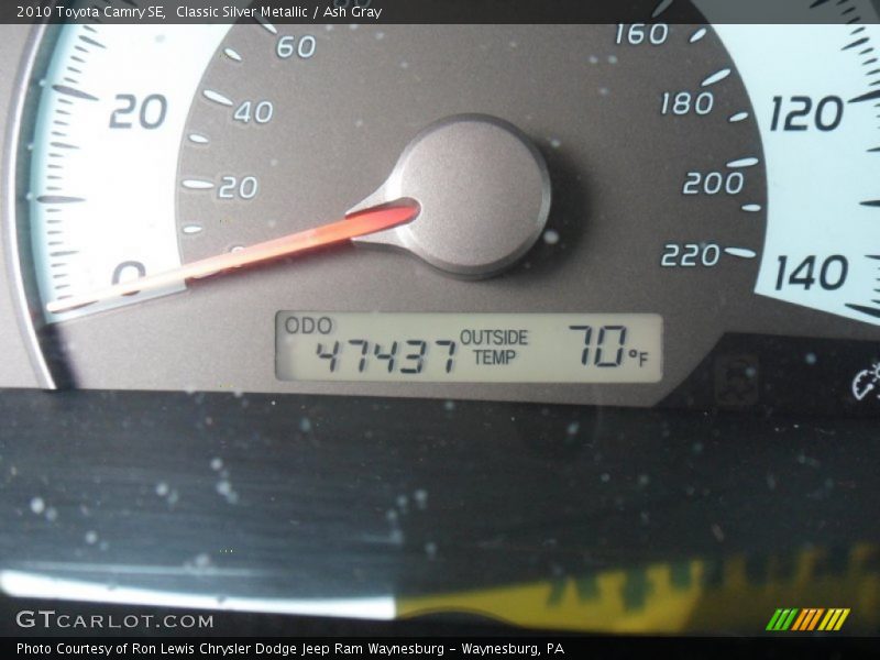 Classic Silver Metallic / Ash Gray 2010 Toyota Camry SE