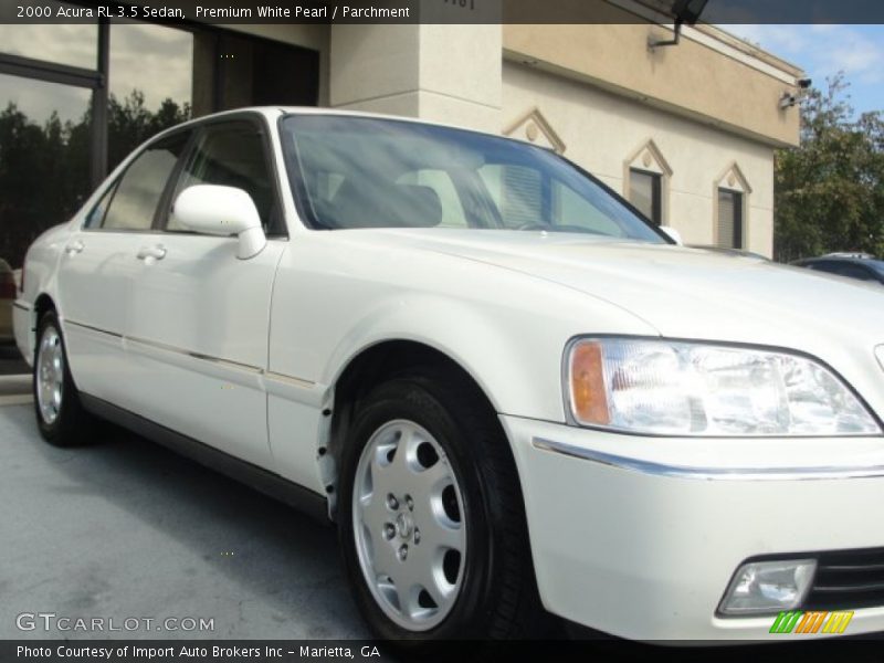 Premium White Pearl / Parchment 2000 Acura RL 3.5 Sedan