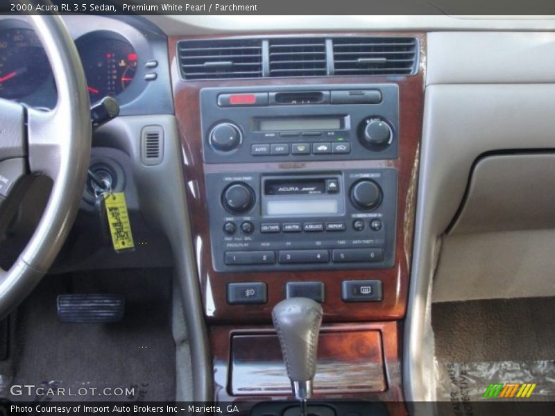 Controls of 2000 RL 3.5 Sedan