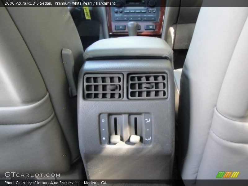 Controls of 2000 RL 3.5 Sedan