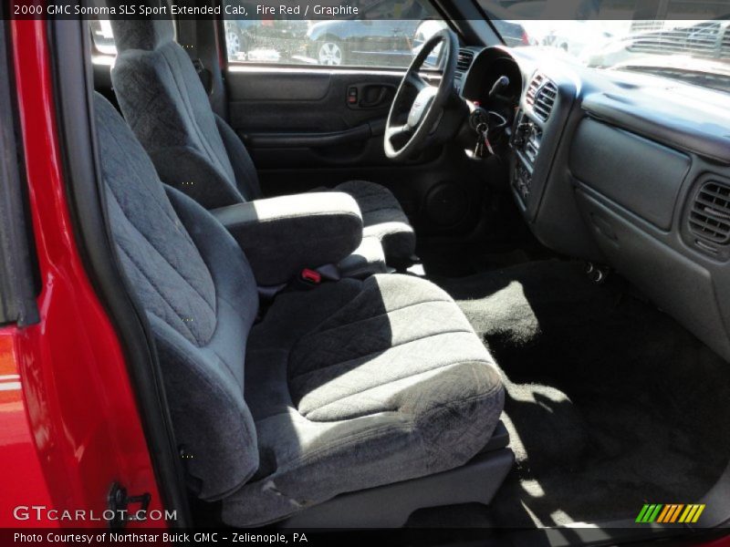 Fire Red / Graphite 2000 GMC Sonoma SLS Sport Extended Cab