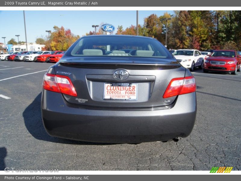Magnetic Gray Metallic / Ash 2009 Toyota Camry LE
