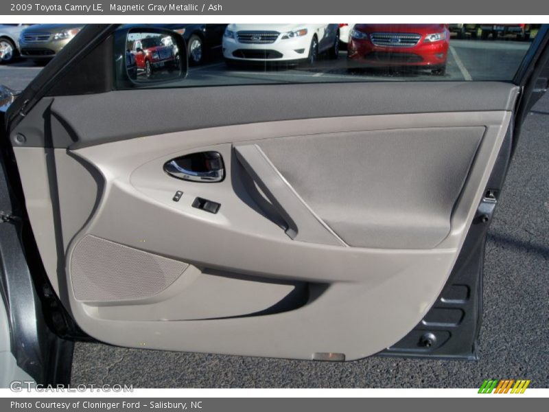 Magnetic Gray Metallic / Ash 2009 Toyota Camry LE