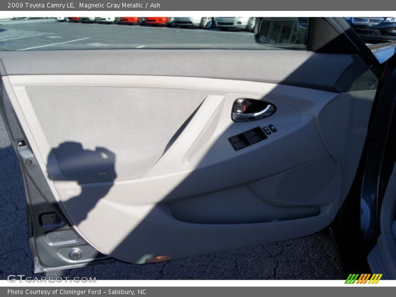 Magnetic Gray Metallic / Ash 2009 Toyota Camry LE