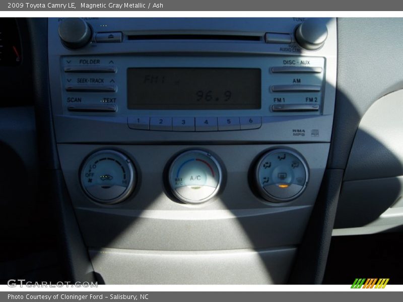Magnetic Gray Metallic / Ash 2009 Toyota Camry LE