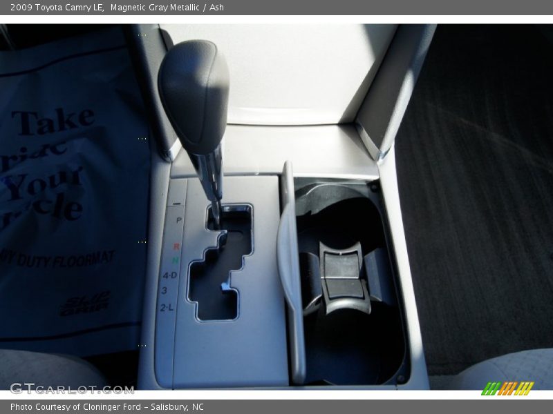 Magnetic Gray Metallic / Ash 2009 Toyota Camry LE