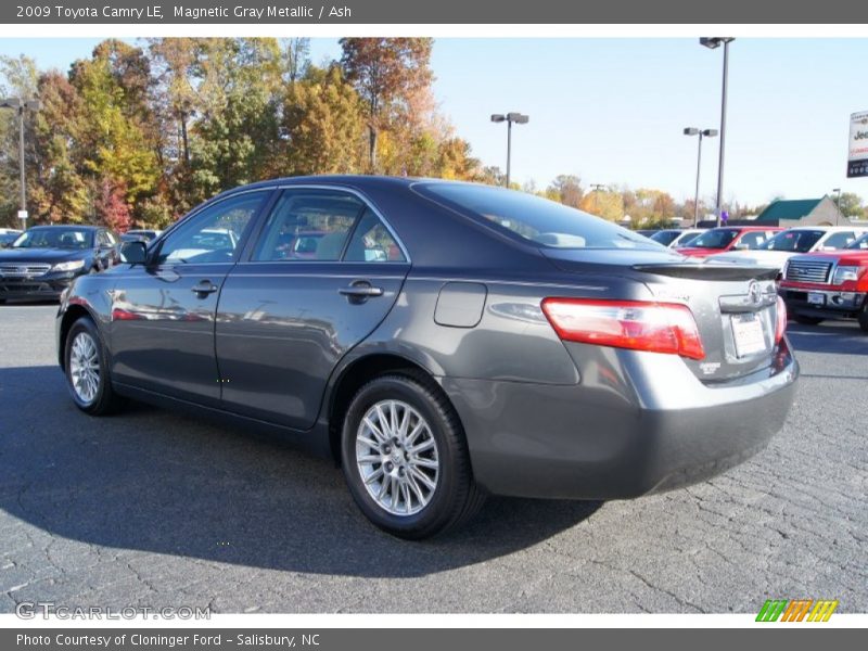 Magnetic Gray Metallic / Ash 2009 Toyota Camry LE