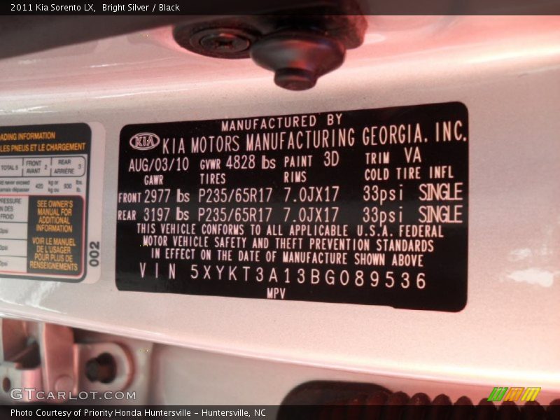 Bright Silver / Black 2011 Kia Sorento LX