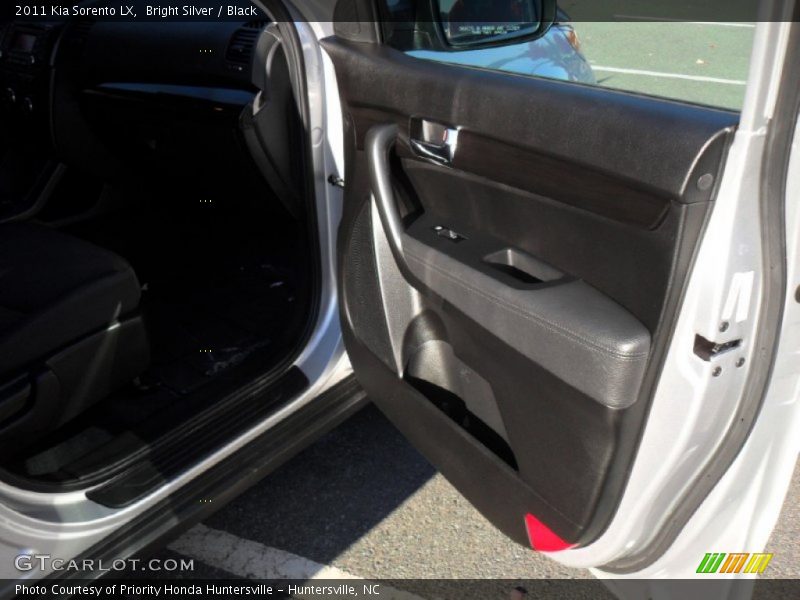 Bright Silver / Black 2011 Kia Sorento LX