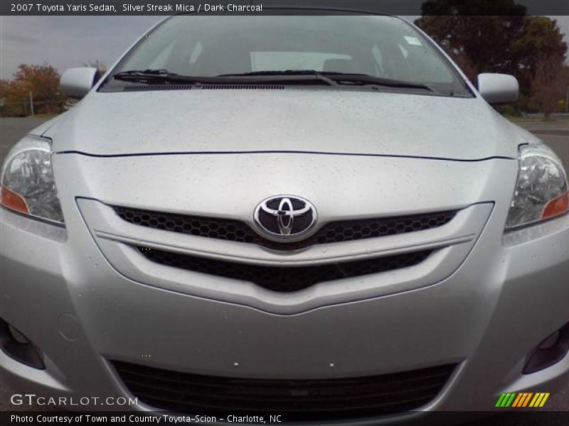 Silver Streak Mica / Dark Charcoal 2007 Toyota Yaris Sedan