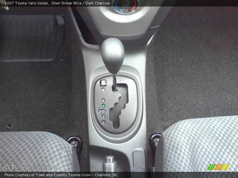 Silver Streak Mica / Dark Charcoal 2007 Toyota Yaris Sedan