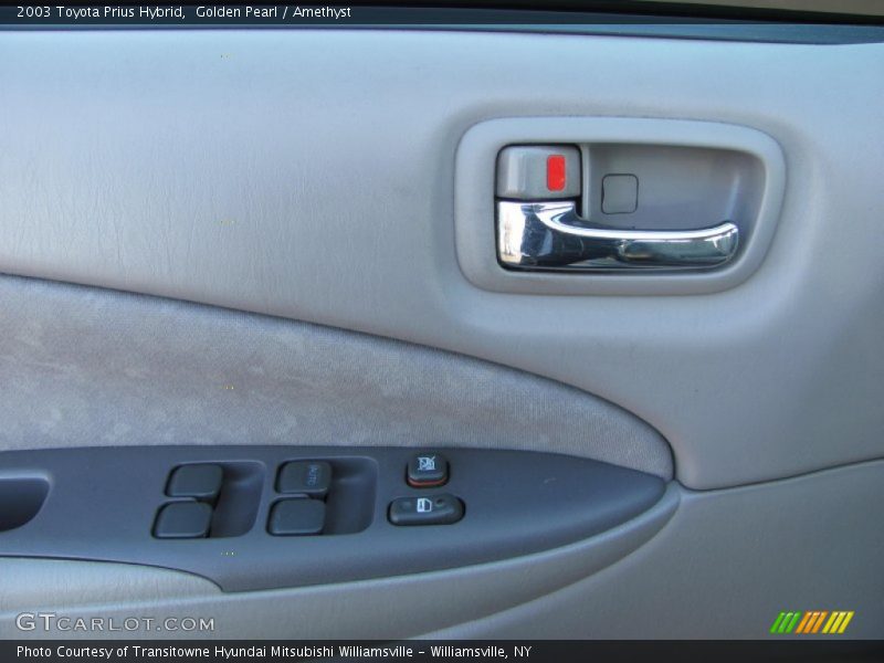 Controls of 2003 Prius Hybrid