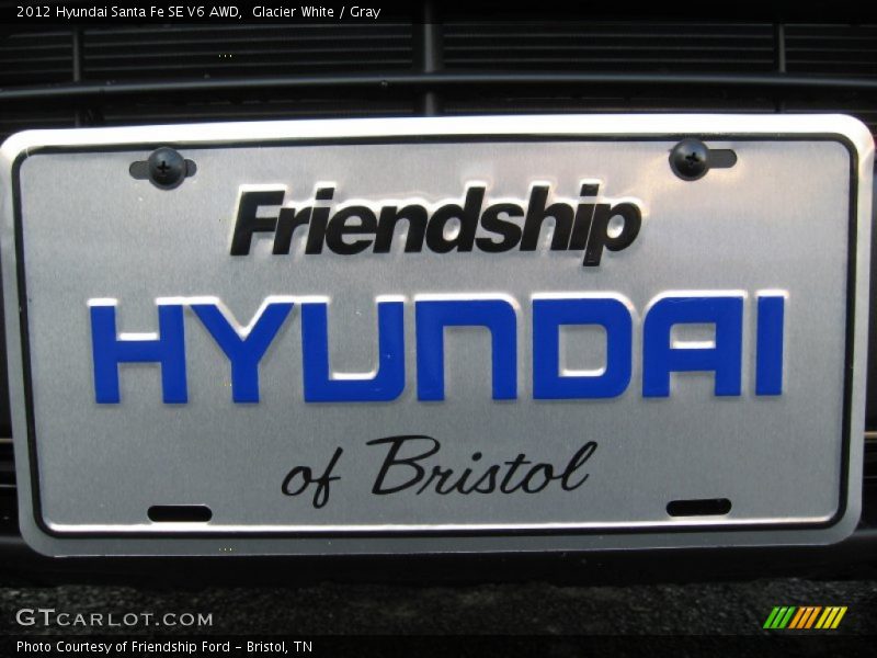 Glacier White / Gray 2012 Hyundai Santa Fe SE V6 AWD