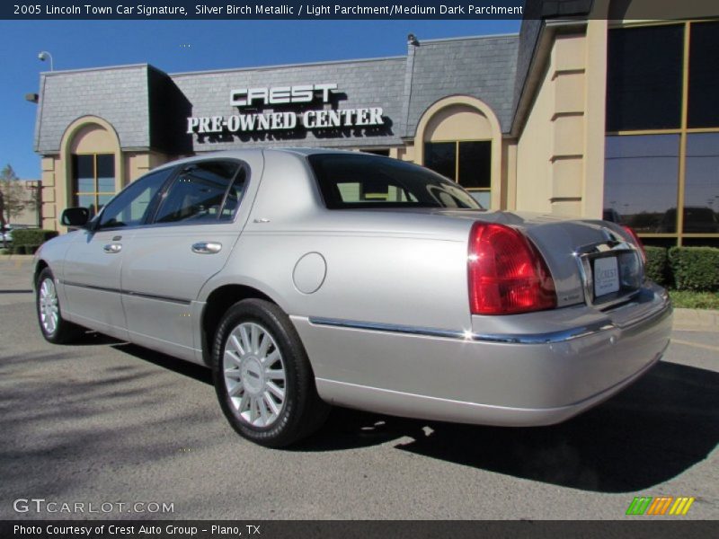 Silver Birch Metallic / Light Parchment/Medium Dark Parchment 2005 Lincoln Town Car Signature