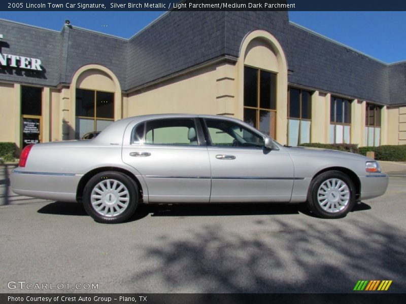 Silver Birch Metallic / Light Parchment/Medium Dark Parchment 2005 Lincoln Town Car Signature