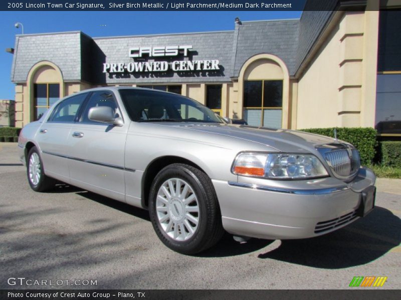 Silver Birch Metallic / Light Parchment/Medium Dark Parchment 2005 Lincoln Town Car Signature