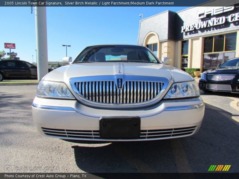 Silver Birch Metallic / Light Parchment/Medium Dark Parchment 2005 Lincoln Town Car Signature