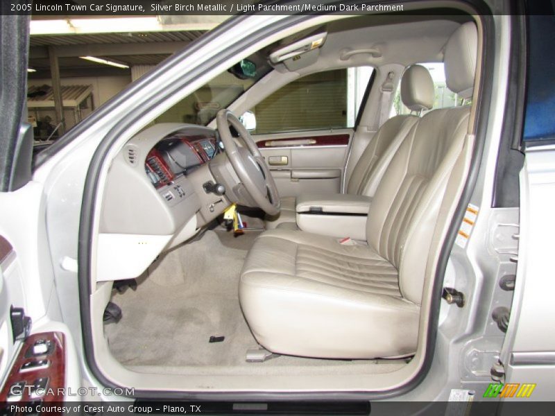 Silver Birch Metallic / Light Parchment/Medium Dark Parchment 2005 Lincoln Town Car Signature