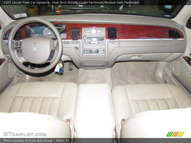 Silver Birch Metallic / Light Parchment/Medium Dark Parchment 2005 Lincoln Town Car Signature