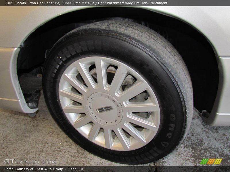 Silver Birch Metallic / Light Parchment/Medium Dark Parchment 2005 Lincoln Town Car Signature