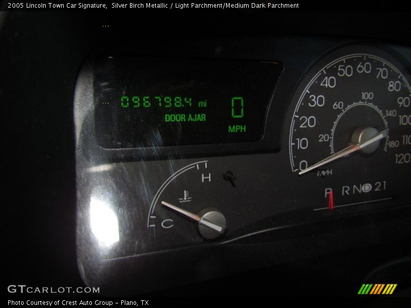 Silver Birch Metallic / Light Parchment/Medium Dark Parchment 2005 Lincoln Town Car Signature