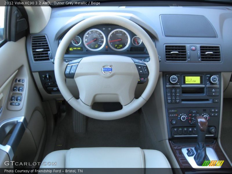 Dashboard of 2012 XC90 3.2 AWD
