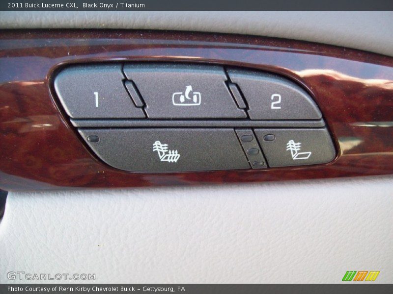 Black Onyx / Titanium 2011 Buick Lucerne CXL