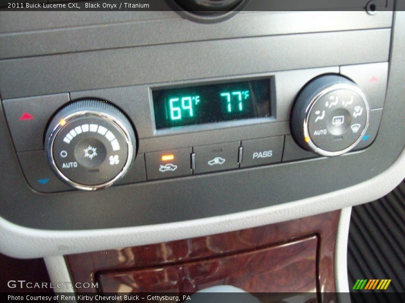 Black Onyx / Titanium 2011 Buick Lucerne CXL