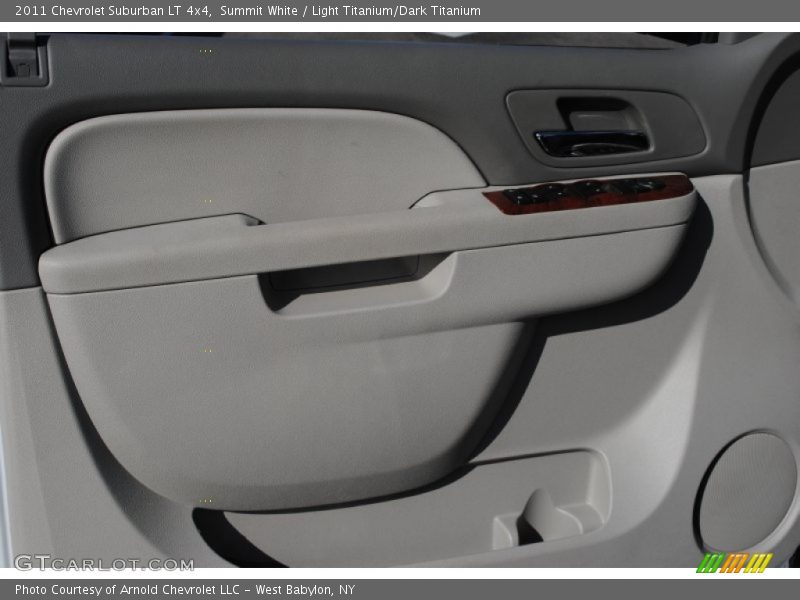 Summit White / Light Titanium/Dark Titanium 2011 Chevrolet Suburban LT 4x4