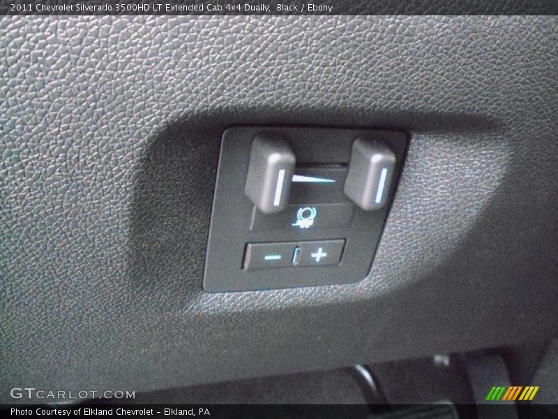 Controls of 2011 Silverado 3500HD LT Extended Cab 4x4 Dually