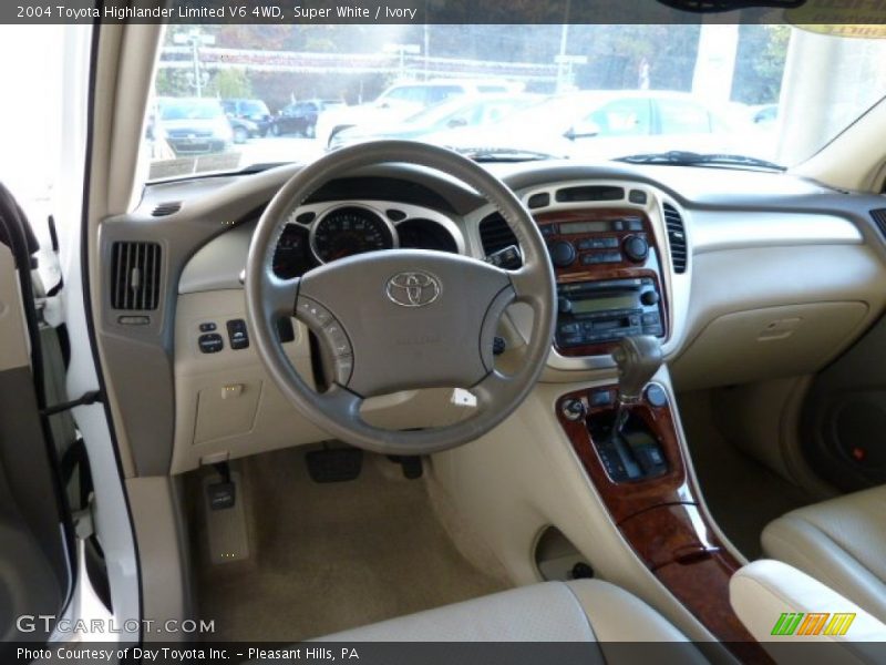 Super White / Ivory 2004 Toyota Highlander Limited V6 4WD