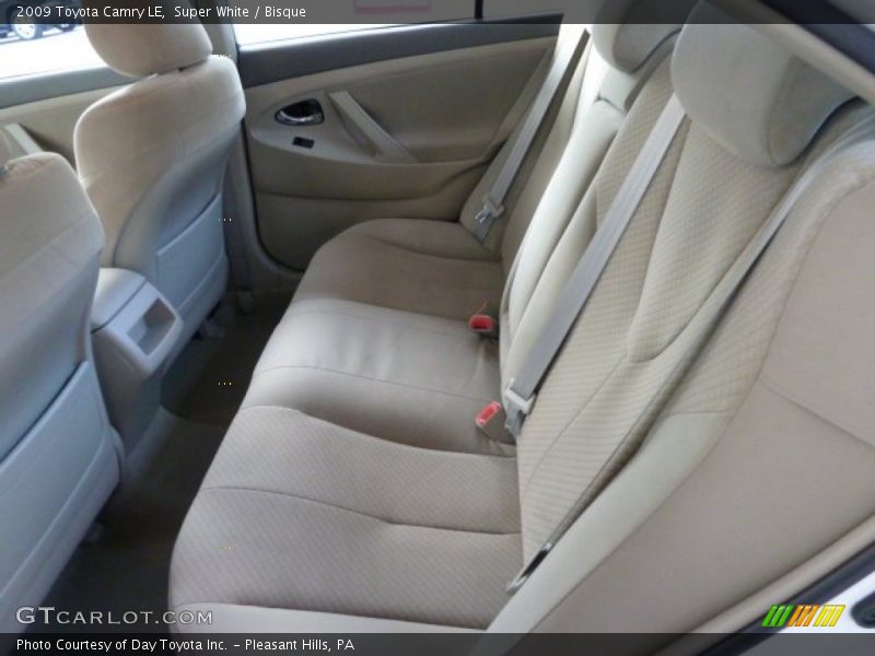 Super White / Bisque 2009 Toyota Camry LE