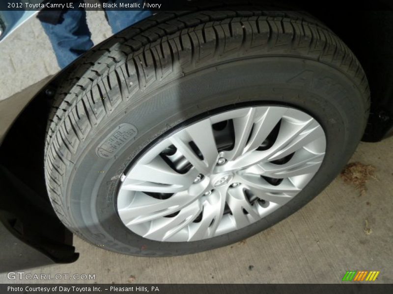 Attitude Black Metallic / Ivory 2012 Toyota Camry LE