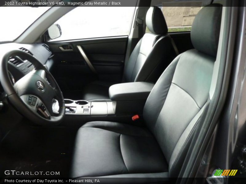 Magnetic Gray Metallic / Black 2012 Toyota Highlander V6 4WD