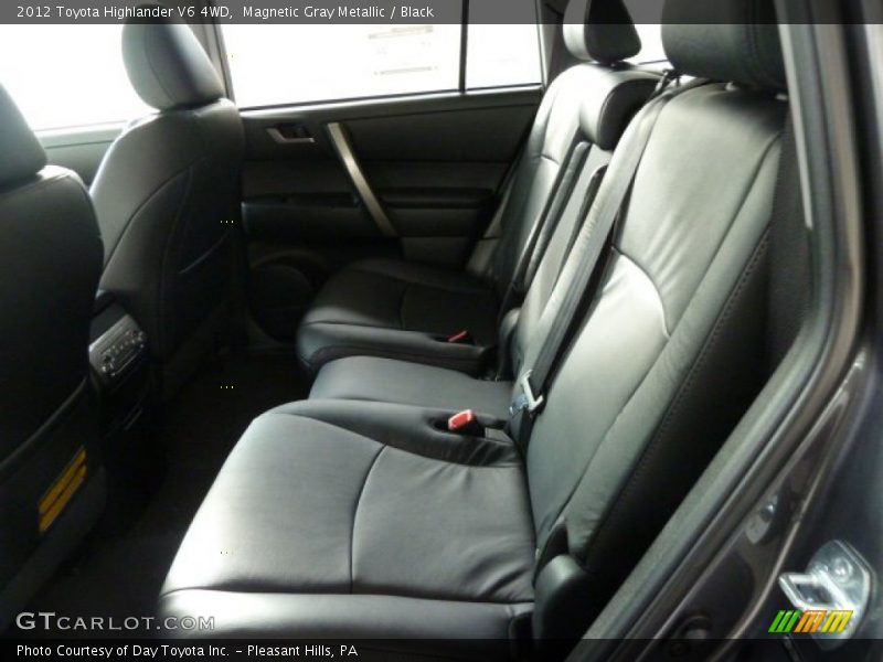 Magnetic Gray Metallic / Black 2012 Toyota Highlander V6 4WD