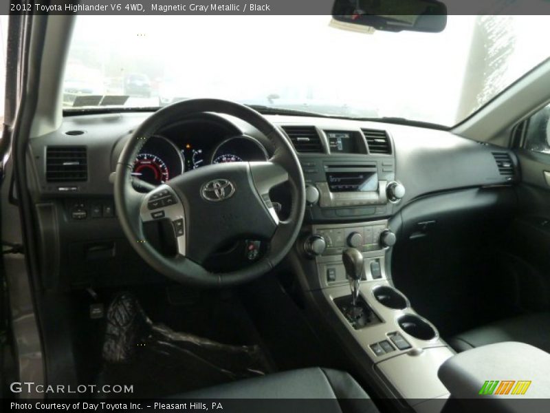 Magnetic Gray Metallic / Black 2012 Toyota Highlander V6 4WD